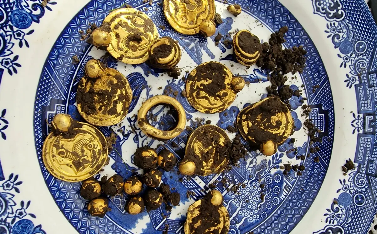Norwegian Gold Treasure Found With A Metal Detector